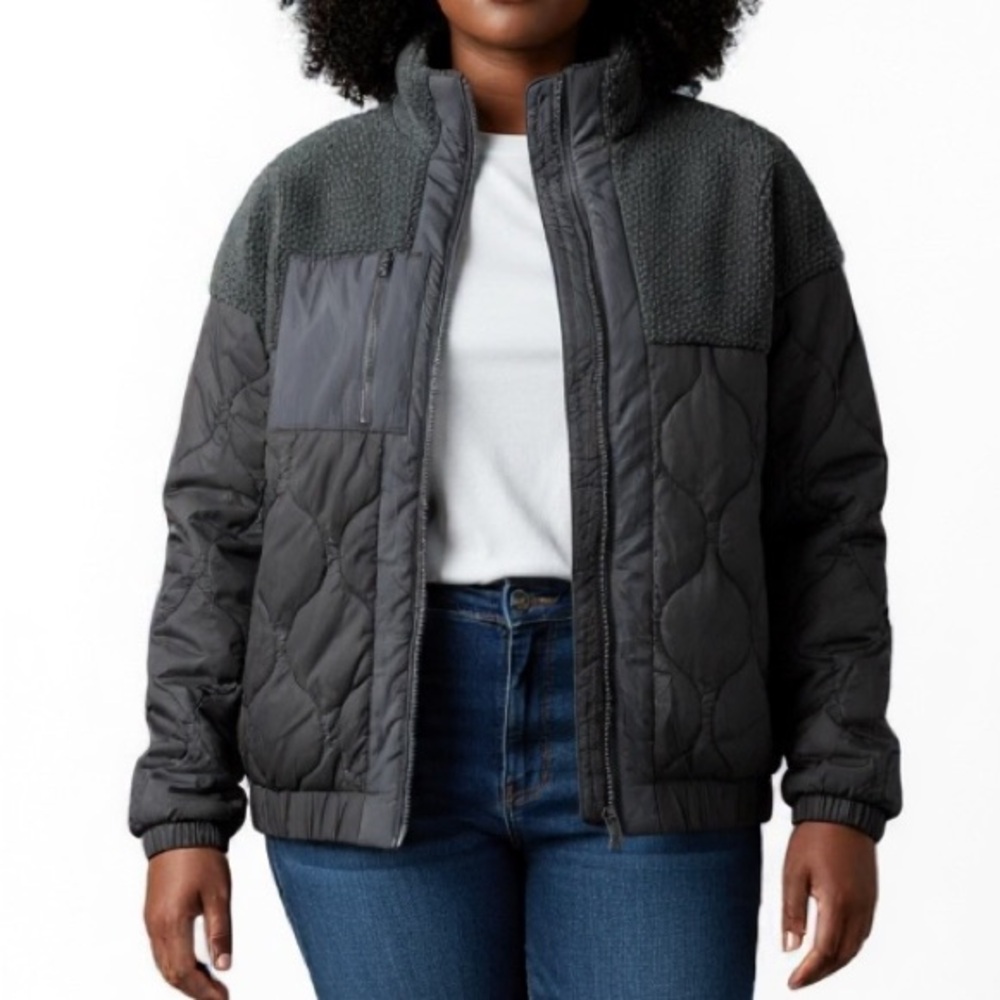 Universal Thread Women's Zip Front Quilted Faux Sherpa Jacket Black Green Plus